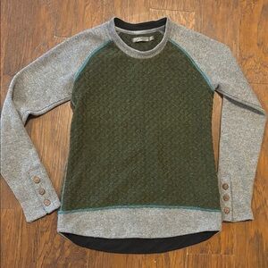 PrAna Olive Green Raglan Sweater XS Gray Sleeve Outdoor Pullover Contrast Stitch